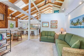 Casa, 2 quartos | Área de estar | Smart TV
