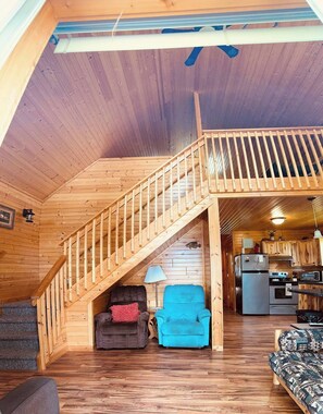 Living area - Cozy family getaway right on Lake Wissota! (Chippewa Falls)
