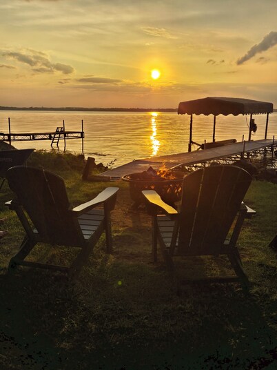 Cozy family getaway right on Lake Wissota!