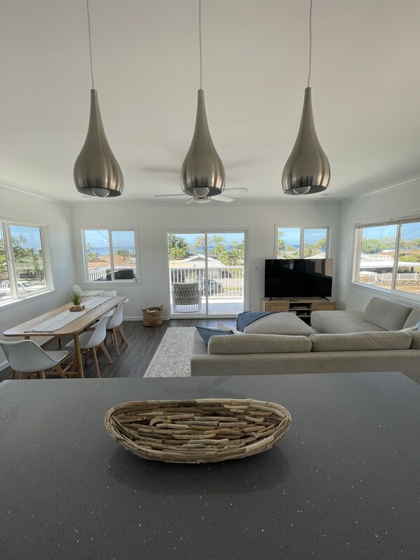 Living area - New Hawaii beach Home with Ocean View - Steps from beach -30 day Min (Waianae)