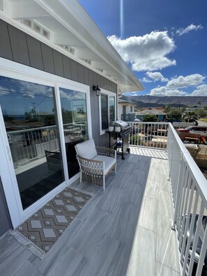 Property grounds - New Hawaii beach Home with Ocean View - Steps from beach -30 day Min (Waianae)