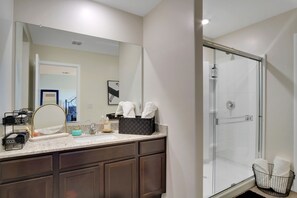 Shower, eco-friendly toiletries, hair dryer, bidet - 4b 14 mi to Downtown. Trails Views AC Casino Flight School Tucson Trap & Skeet (Tucson)