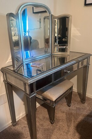 Interior - 4b 14 mi to Downtown. Trails Views AC Casino Flight School Tucson Trap & Skeet (Tucson)