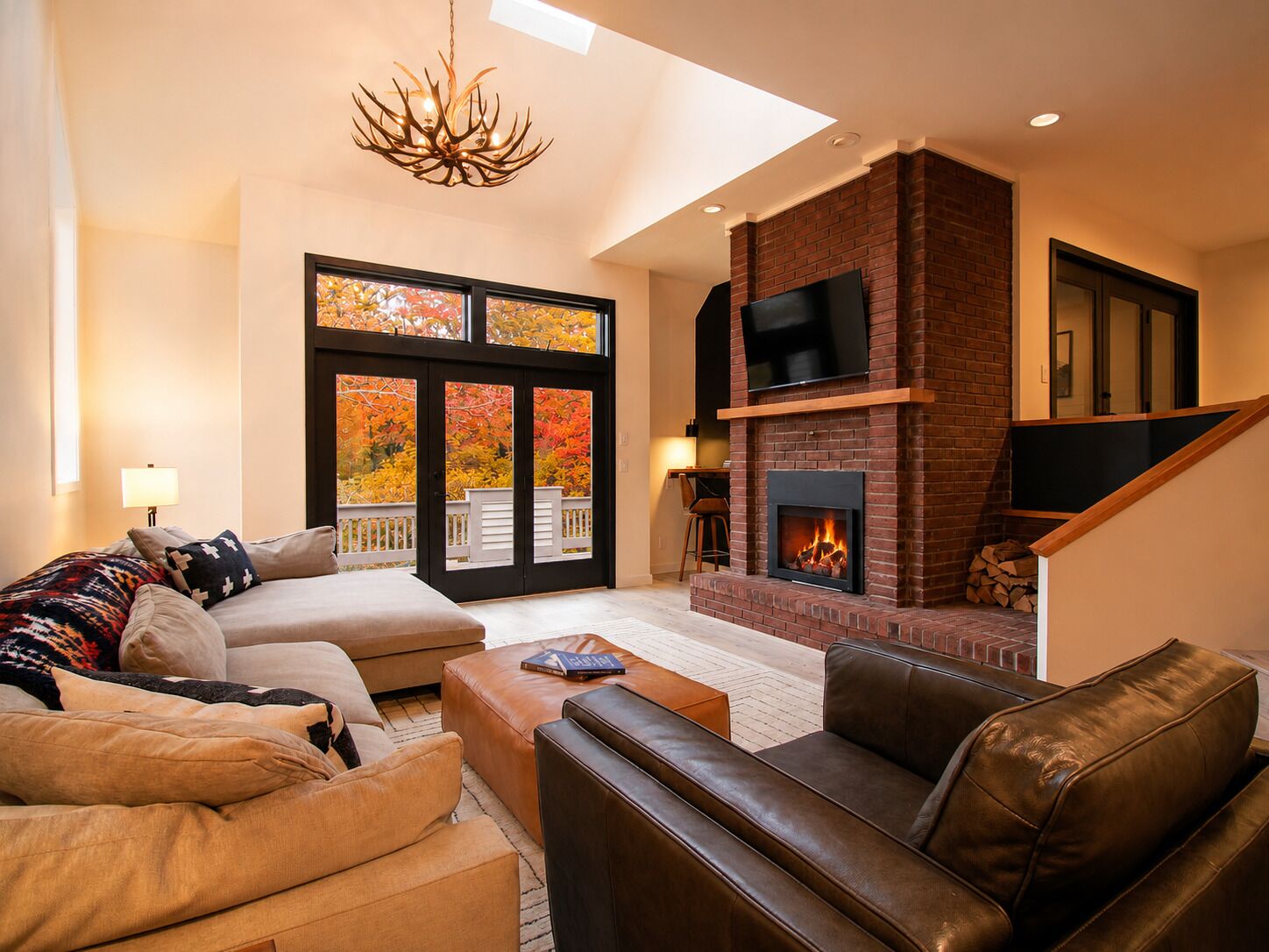 Smart TV, fireplace, computer monitors