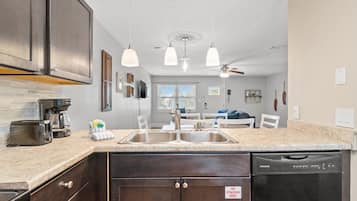 Cottage, Multiple Beds, Balcony, Ocean View | Private kitchen | Fridge, microwave, oven, stovetop