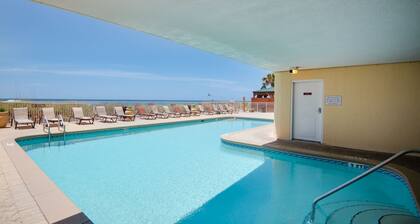 Large Balcony! Gulf Front Master Suite! Many Amenities On-site!