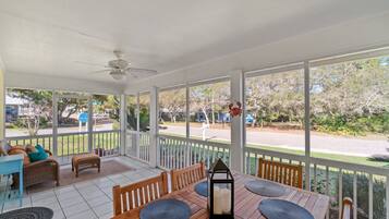 House, Multiple Beds, Kitchen | Outdoor dining