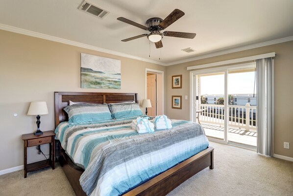4 bedrooms, WiFi, bed sheets - Summer Dayz - Families Love It Here, Just Across From the Beach (Panama City Beach)