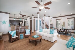 40-inch TV with digital channels - Four C's Retreat - Lavish Home With Private Boardwalk Access to the Beach (Santa Rosa Beach)