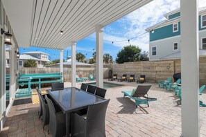 Outdoor dining - Three Master Bedrooms! Easy Beach Access! Gulf Views (Panama City Beach)