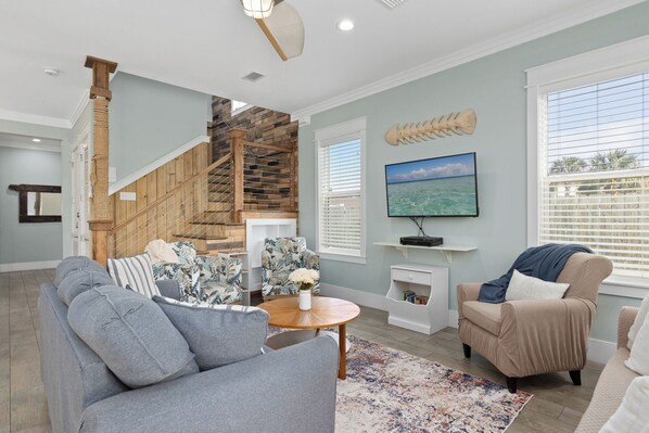 House, Multiple Beds, Pool Access, Beach View | Living area | 40-inch TV with digital channels