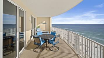 Condo, Multiple Beds, Hot Tub, Ocean View | Property grounds