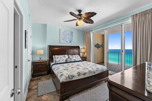 Condo, varias camas, hidromasaje, vista al océano | 2 habitaciones, decoración personalizada, muebles diferentes y wifi 