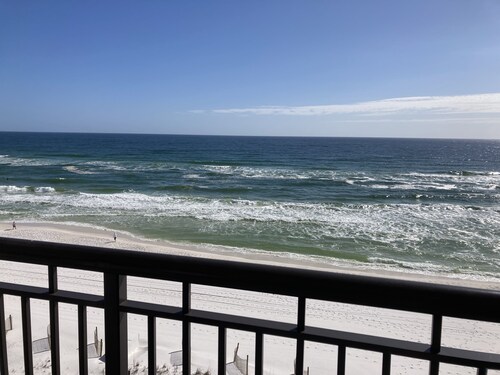 Island Echos 7P: Recently remodeled Bright coastal condo on the beach