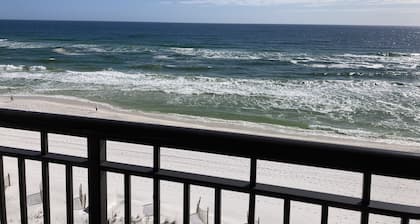 Island Echos 7P: Recently remodeled Bright coastal condo on the beach
