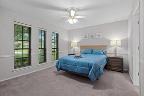 4 bedrooms, WiFi, bed sheets - Updated 4 BR 2 BA Spacious Home in the Heart of Allen (Allen)