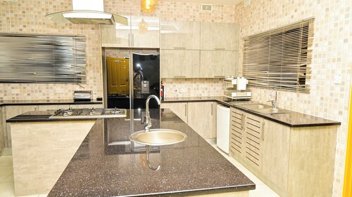 Pomona BB House - Luxury accommodation,  near  Sam Levy's Village in Borrowdale.