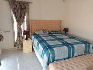 6 quartos, Wi-Fi, roupa de cama, acesso para cadeiras de rodas