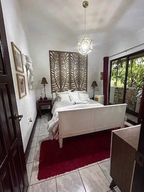 Superior Apartment | Individually decorated, individually furnished, laptop workspace - Casa Sophia (Guapiles)