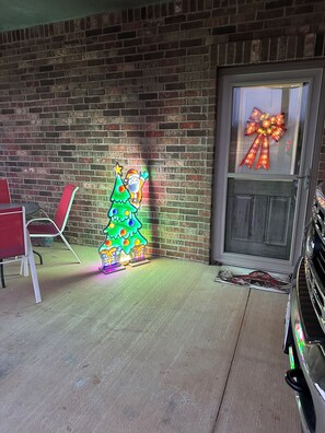 Interior - Come enjoy a family Christmas at our Nest! (Joplin)