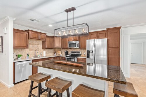 PERFECT CENTRAL LOCATION! Heart of Tempe/ASU. Minutes to Old Town Scottsdale 