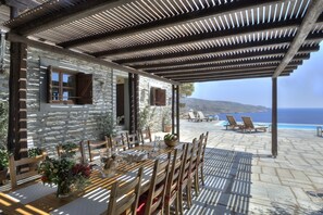 Outdoor dining - Phos Residence | Pool villa, Koundouros, Kea (Koundouros,Kea)