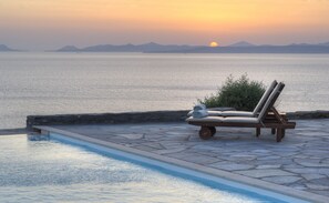 Outdoor pool - Phos Residence | Pool villa, Koundouros, Kea (Koundouros,Kea)