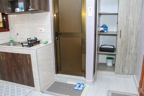 Private kitchen - The MarVe is located in a serene and safe environment. (mombasa)