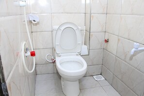Bathroom - The MarVe is located in a serene and safe environment. (mombasa)