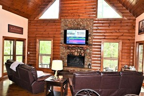 スマートテレビ、暖炉、テレビゲーム