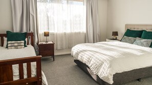 5 間睡房、書桌、熨斗/熨衫板、免費 Wi-Fi