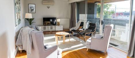 تلفزيون ذكي، كُتُب