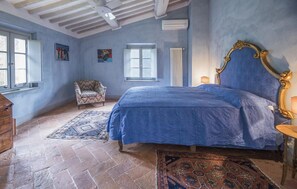 1 dormitorio, cuna de viaje, wifi gratis y ropa de cama