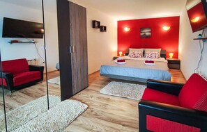 3 chambres, coffre-fort, lit de bébé portatif, accès au Wi-Fi (inclus)