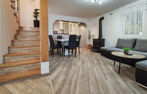 Smart TV - Stunning home in Krizisce (Krizisce)