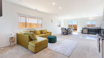 Comfort House | Living room | 55-inch Smart TV with digital channels, TV, Netflix