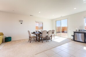Comfort House | Dining room