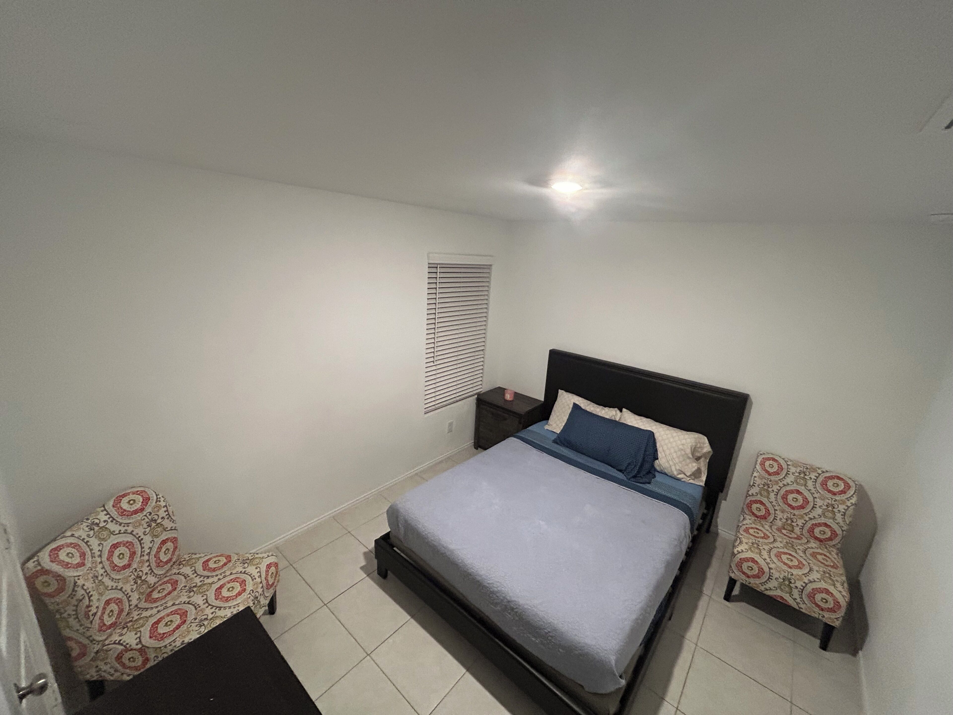 2 dormitorios, escritorio, tabla de planchar con plancha y wifi gratis