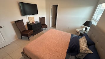 2 bedrooms, desk, iron/ironing board, free WiFi
