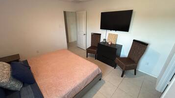 2 bedrooms, desk, iron/ironing board, free WiFi