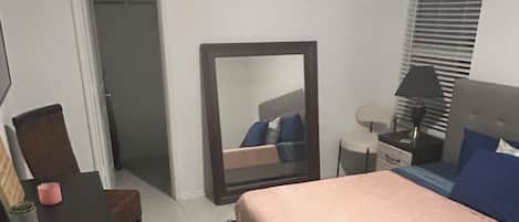 2 bedrooms, desk, iron/ironing board, free WiFi