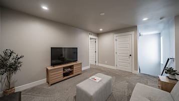 Smart TV, DVD player