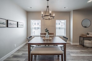 Dining - Brand New Townhome sleeps 12.  (Ammon)