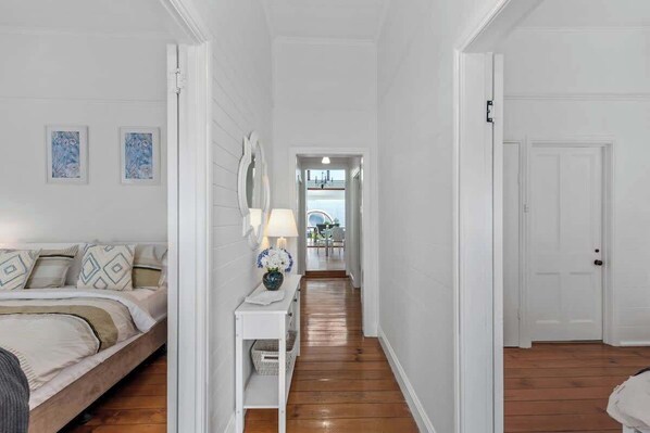 3 slaapkamers, een strijkplank/strijkijzer, reisbedje, wifi