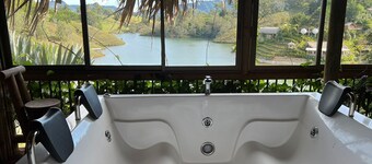 ISRAEL Suite 4 people with jacuzzi and lake view
