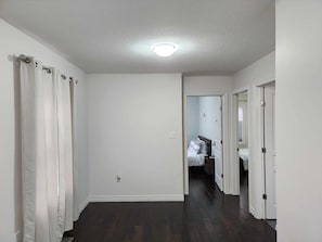 Interior - Beautiful Three Bedroom House (Kitchener)