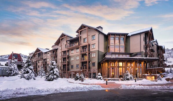 Exterior - Beautiful 2 Bedroom Presidential, Ski Resort with Gondola on Site (Park City)