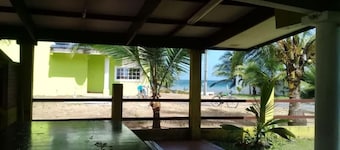 Beach House with Swimming Pool - Panama Caribbean Beach
