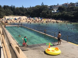 Pool - Fab Penthouse with City Views - Parking, Bars, Buses, Train, Bondi-Bronte-Coogee (Waverley)