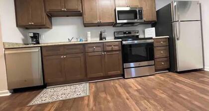 Southside Suite Living, Spacious 2 Bedroom/2 Bath